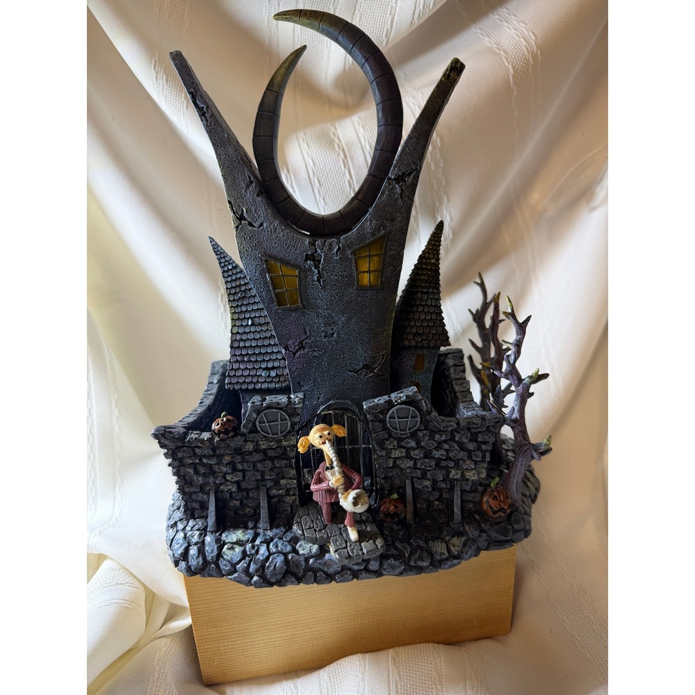 Hawthorne Village Nightmare Before Christmas Twisted Horn House Village A0197